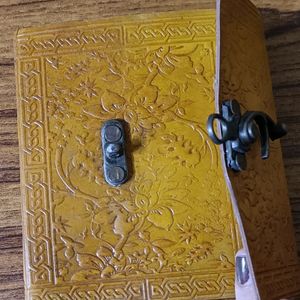 Beautiful Vintage Diary with metal lock🗝️