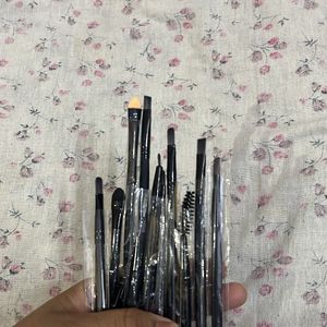 makeup brush