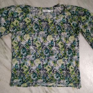 Trendy Floral Top