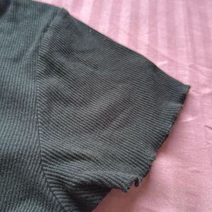 MAX basic black crop top