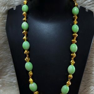 GREEN TRENDY NECKLACE