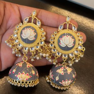 Pearls With Kundan Grey Stylish Jhumka