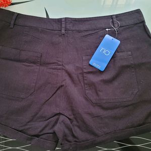 Shorts With Slip Pockets