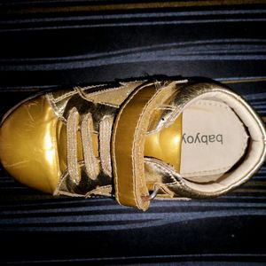 BabyOye Golden Sneaker for girl