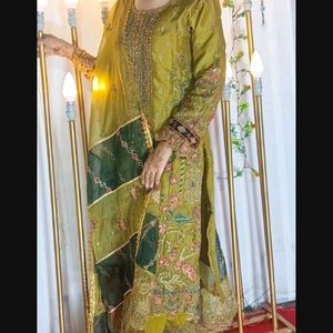 Pakistani Suits