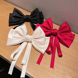 Cute Tale Bow Clip