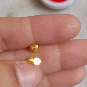 Gold 18crt Flower Design Studs