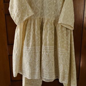 Lucknowi Chikankari Kurti Set