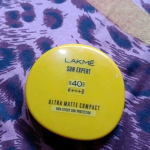 Lakme Ultra Matte Compact