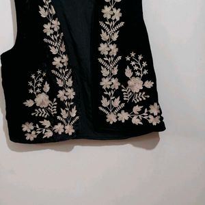 Velvet Embroidery Black Half Jacket