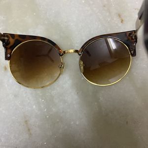 BROWN SUNGLASSES