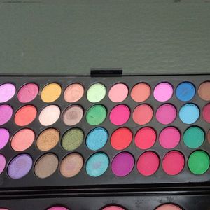 Eyeshadow Palette With Blush