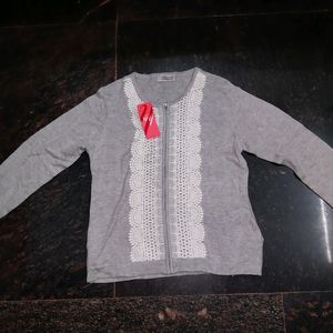 🍓Korean Inspired Silver Color Cardigan 🍓