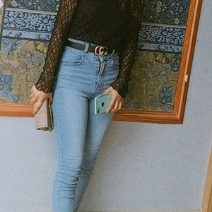 24 High-waisted Jeans