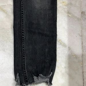 SPLASH DISTRESSED CHARCOAL JEANS SIZE 32