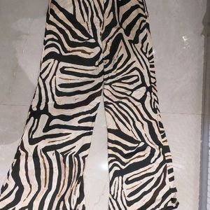 M Size Flared Printed Pants