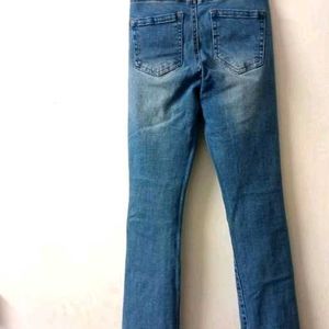 BLUE BOOTCUT JEANS