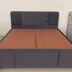 Full Cushion Bed With Storage