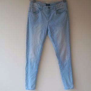 Mid Waisted Light Blue Jeans For Women