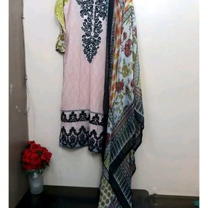 Pakistani Embroidery Kurta And Dupatta