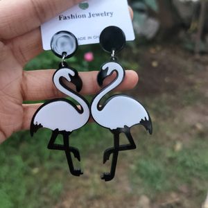 Black And White Swan Earrings 😍🦢