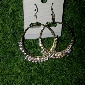 This Earrings In Vry Affordable Price