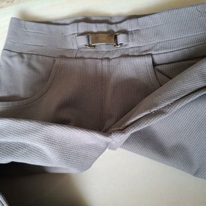 Grey Coloured Pants For Girls 6 To 8 Years Old