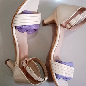 Stilettos/Kitten Heels (Cream Color/Beige/Off Whit