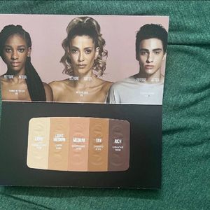 Huda Beauty Foundation Sample Card