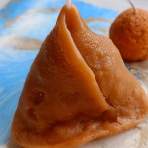 Samosa Scented Candles