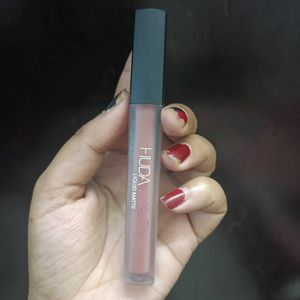 Huba Beauty Matte Lipstick In Shade Wifey