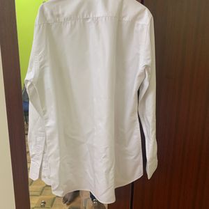 Style Avenue White Shiny Shirt 36