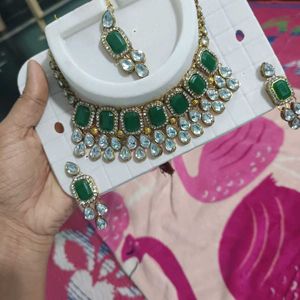 Green Necklace Set