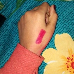 MANISH MALHOTRA LIQUID LIPSTICK