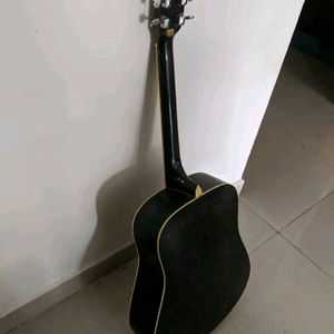 Black Guitar + ( New Strings Set ) Free + 2 Pics