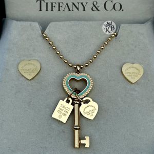 Women’s Tiffany & Co Necklace & Earring