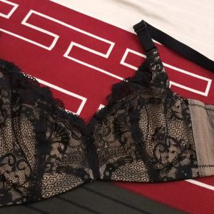 Lace And Fabric Underwired Bra..34C