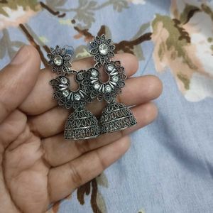 New White Metal Earrings Combo