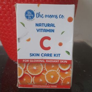 The moms co Natural Vitamin C skin care kit