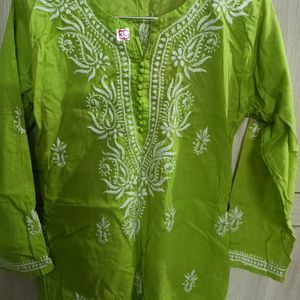 Lucknowi Chickankari Kurta