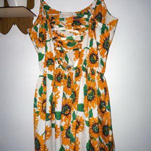 sunflower print backless dress 👗