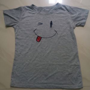 Women smiley printed t shirt