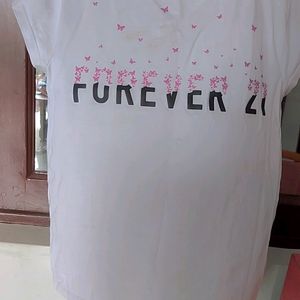 Forever 21 White Pretty T-shirt With Print💖