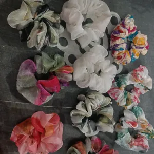 10 Scrunchies New