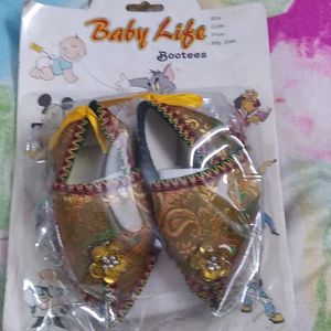 Baby Socks And Juti Approx 4-5 Inch