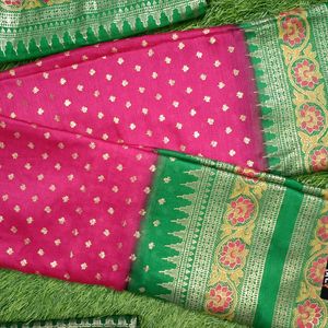 Beautiful Foil Print Saree