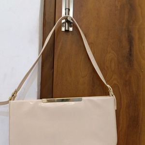 Hand Bag For The Everyday Use