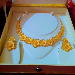 Beautiful flower one gram gold polish necklace set