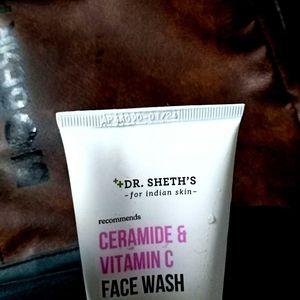 Dr Sheth's Ceramide & Vitamin C Facewash