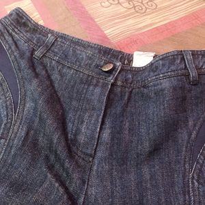 A curv Desighn Jeans